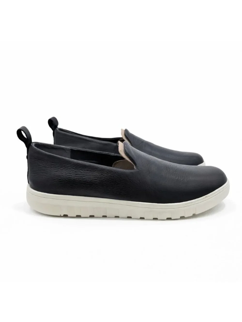 VIONIC Uptown Willa Black Leather Slip On Sneakers Womens 9.5 WIDE Arch Support